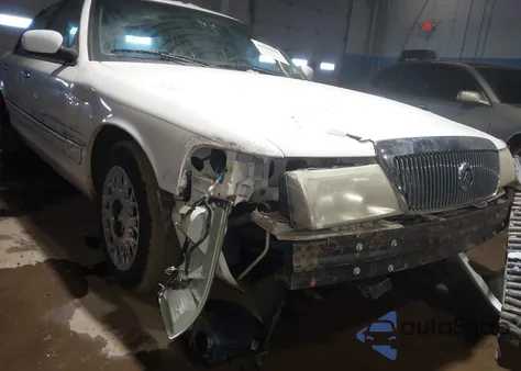 2003 Mercury Grand Marquis Gs z USA, uszkodzony, nr VIN 2MEFM74W93X619092